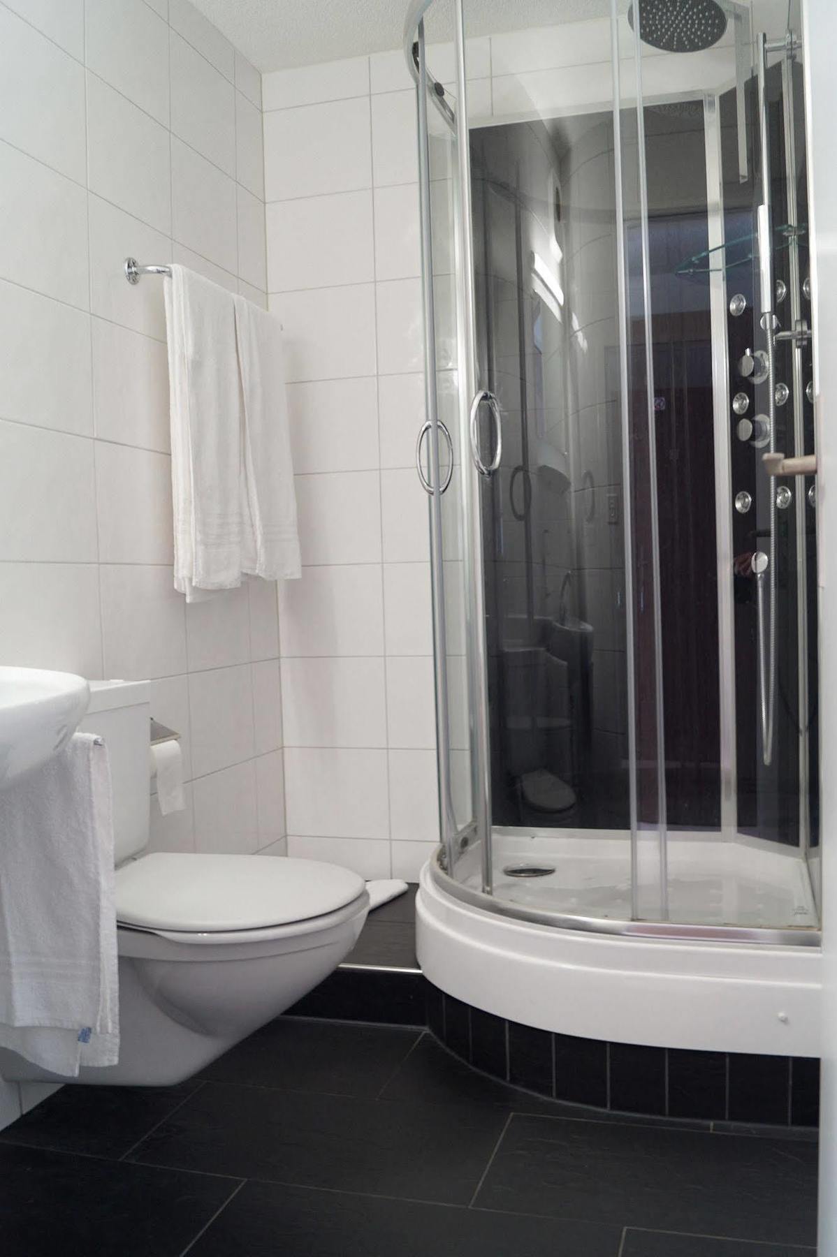 Hotel Tellsplatte Зизикон Экстерьер фото